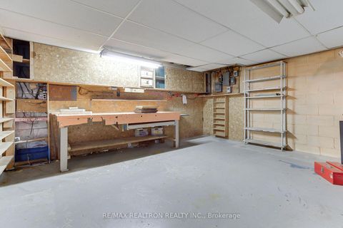 Photo 16 at 49 Monkswood Crescent, Central Newmarket, Newmarket Photo 16 at 49 Monkswood Crescent, Central Newmarket, Newmarket