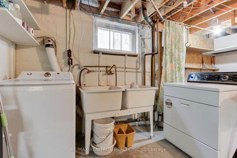 Photo 18 at 49 Monkswood Crescent, Central Newmarket, Newmarket