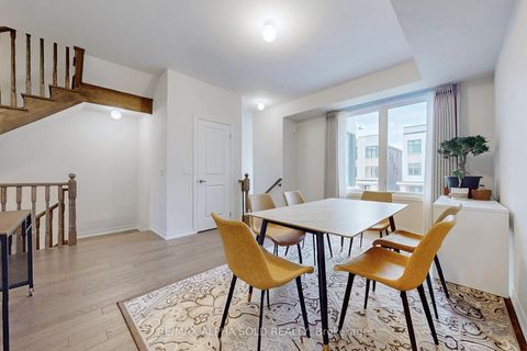 Photo 10 at 66 Puisaya Drive, Rural Richmond Hill, Richmond Hill