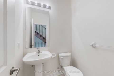 Photo 14 at 66 Puisaya Drive, Rural Richmond Hill, Richmond Hill