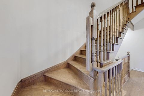 Photo 15 at 66 Puisaya Drive, Rural Richmond Hill, Richmond Hill