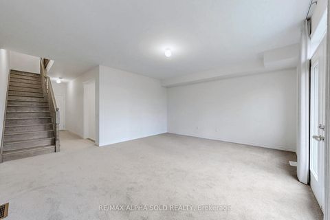 Photo 33 at 66 Puisaya Drive, Rural Richmond Hill, Richmond Hill