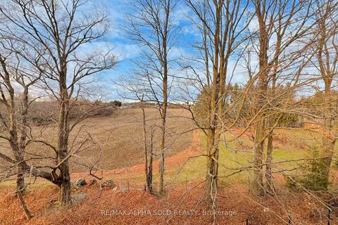 Photo 35 at 66 Puisaya Drive, Rural Richmond Hill, Richmond Hill