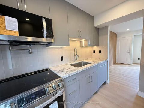 Photo 11 at 52 - 16 Rexdale Boulevard, Kipling, Toronto