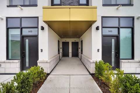 Photo 1 at 147 - 3010 Trailside Drive, GO Glenorchy, Oakville