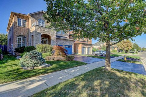 Photo 1 at 200 Ivy Glen Drive, Patterson, Vaughan