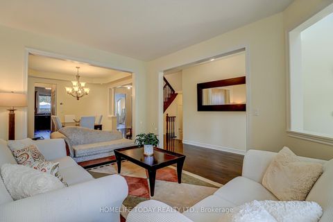 Photo 8 at 200 Ivy Glen Drive, Patterson, Vaughan