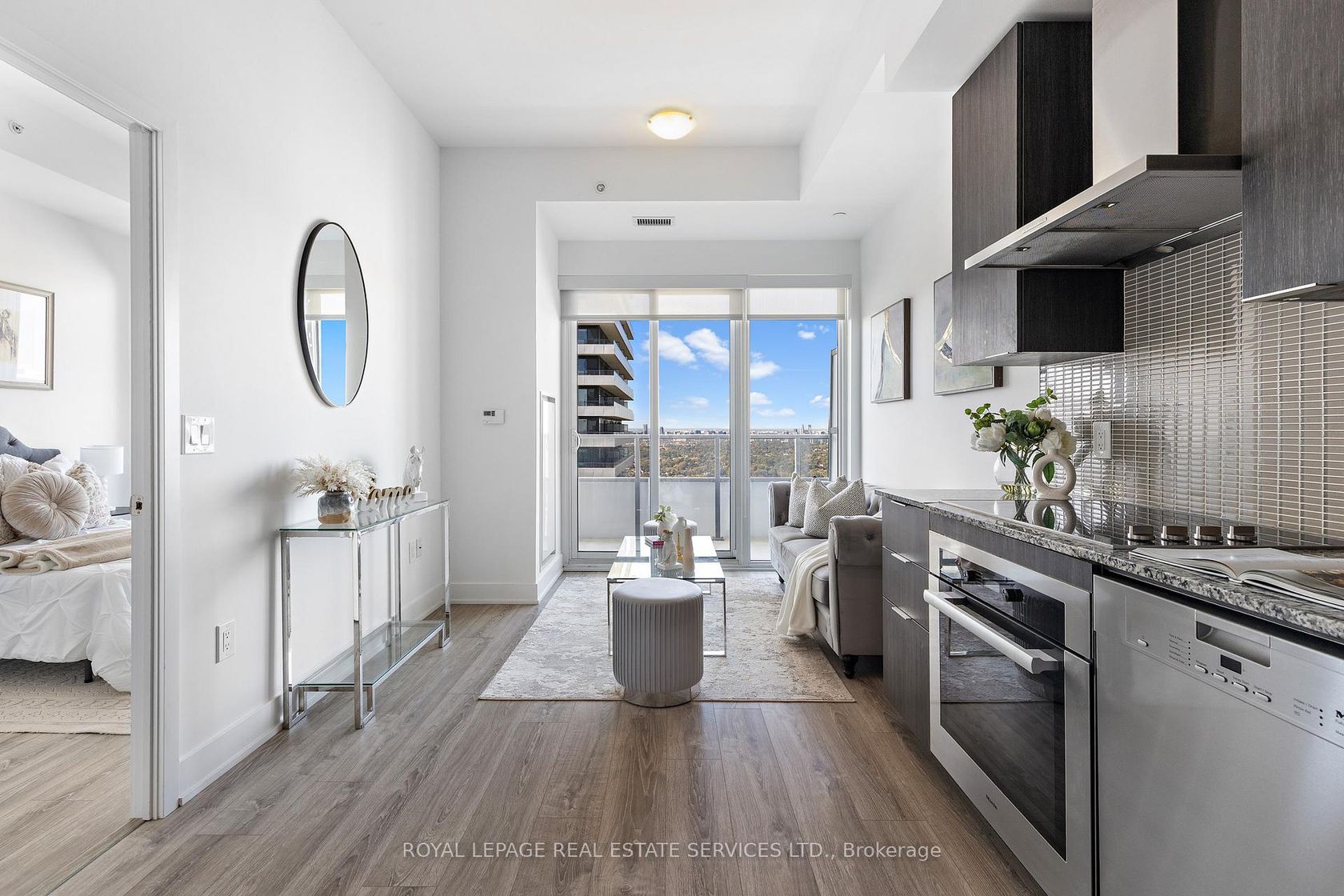 4403 - 20 Shore Breeze Drive, Mimico, Toronto by Loree Meneguzzi Real Estate 4403 - 20 Shore Breeze Drive, Mimico, Toronto