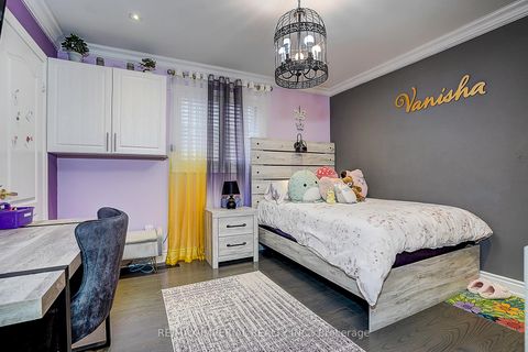 Photo 6 at 32 Brandon Gate Drive, Maple, Vaughan