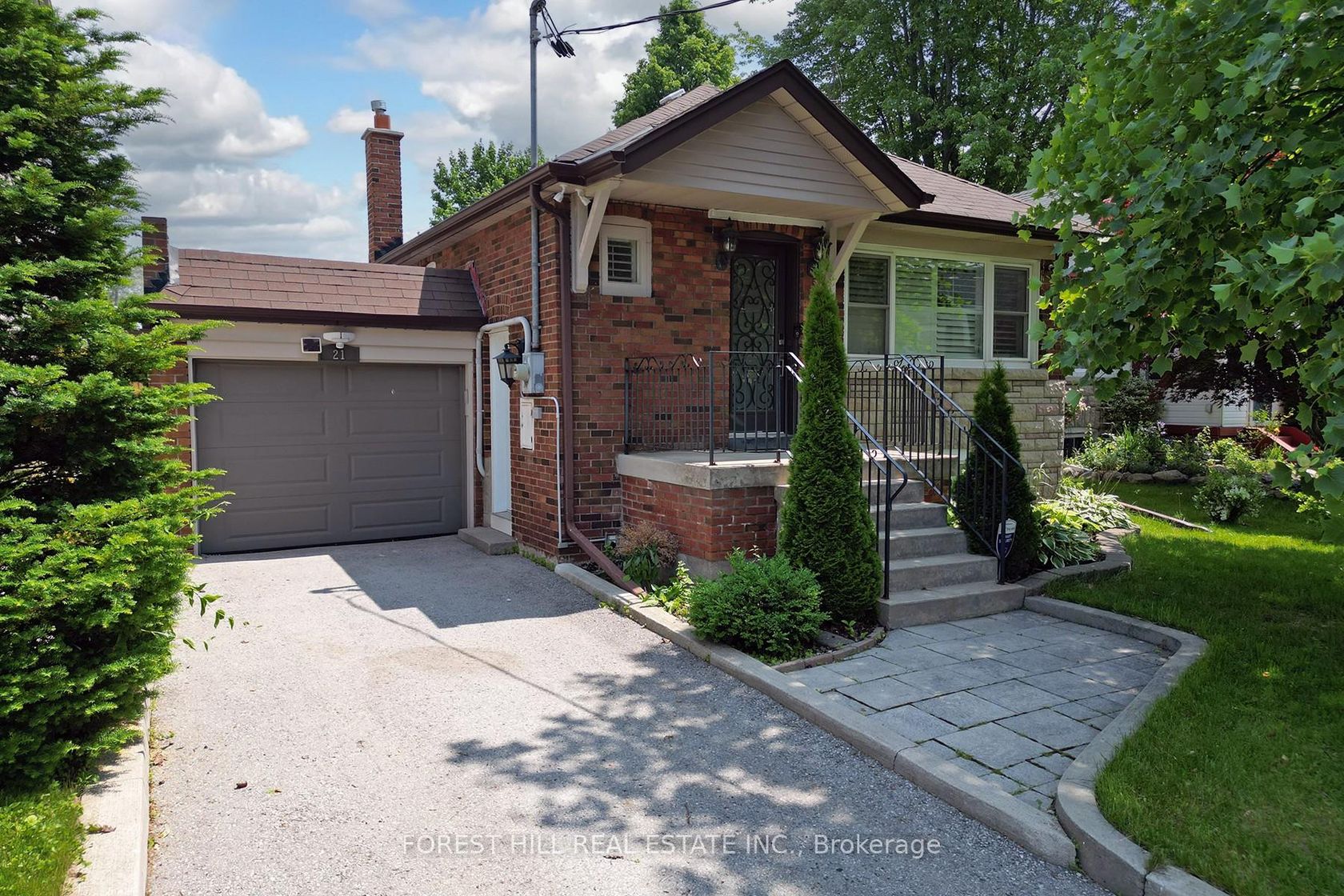 21 Presteign Avenue, Parkview, Toronto photo number 2