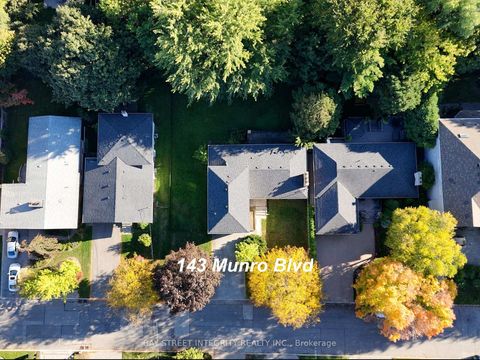 Photo 4 at 143 Munro Boulevard, Windfields, Toronto Photo 4 at 143 Munro Boulevard, Windfields, Toronto