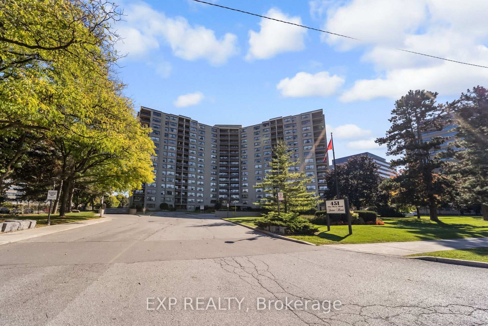 519 - 451 WESTMALL, Etobicoke West Mall, Toronto 