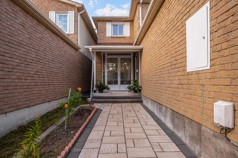 Photo 2 at 36 Ponymill Drive, Milliken, Toronto