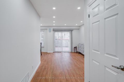 Photo 9 at 36 Ponymill Drive, Milliken, Toronto