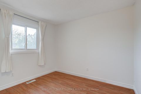 Photo 12 at 36 Ponymill Drive, Milliken, Toronto