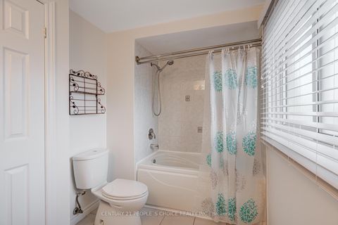 Photo 14 at 36 Ponymill Drive, Milliken, Toronto