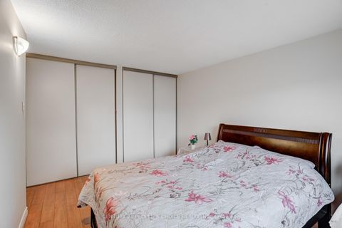 Photo 25 at 36 Ponymill Drive, Milliken, Toronto