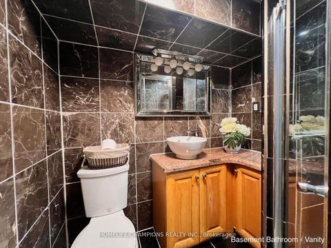 Photo 11 at 291 St Clair Avenue E, Moore Park, Toronto