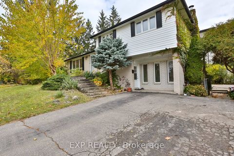 Photo 3 at 165 Carlson Drive, College Manor, Newmarket