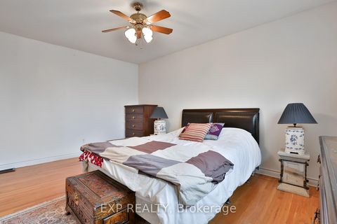 Photo 13 at 165 Carlson Drive, College Manor, Newmarket