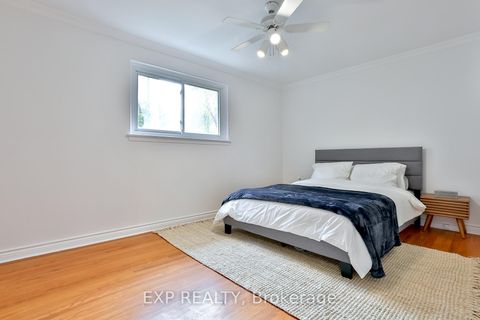 Photo 15 at 165 Carlson Drive, College Manor, Newmarket