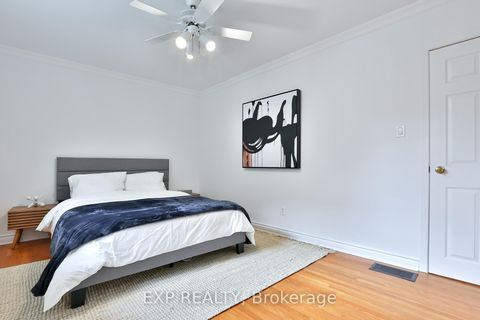 Photo 16 at 165 Carlson Drive, College Manor, Newmarket