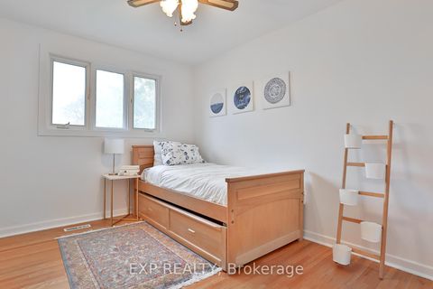 Photo 18 at 165 Carlson Drive, College Manor, Newmarket