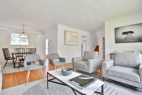 Photo 21 at 165 Carlson Drive, College Manor, Newmarket