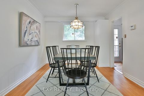Photo 24 at 165 Carlson Drive, College Manor, Newmarket