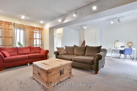 Photo 26 at 165 Carlson Drive, College Manor, Newmarket