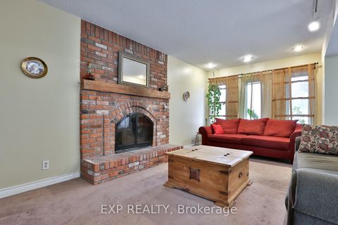 Photo 30 at 165 Carlson Drive, College Manor, Newmarket