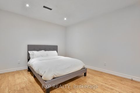 Photo 35 at 165 Carlson Drive, College Manor, Newmarket