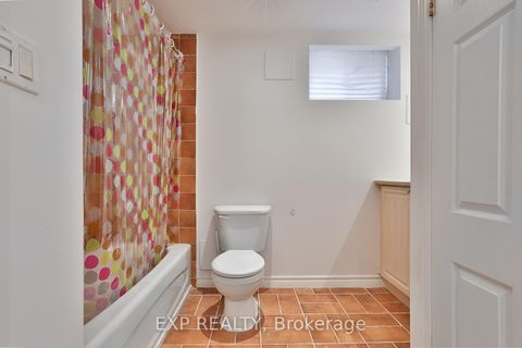 Photo 37 at 165 Carlson Drive, College Manor, Newmarket