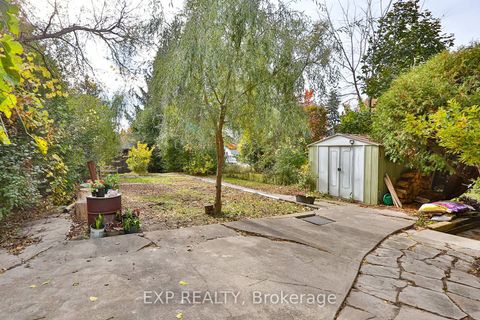 Photo 39 at 165 Carlson Drive, College Manor, Newmarket