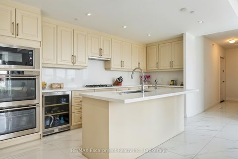 Photo 9 at 827 - 3500 Lakeshore Road W, BR Bronte, Oakville