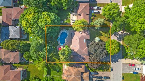 Photo 3 at 27 Orchard Park Drive, West Hill, Toronto