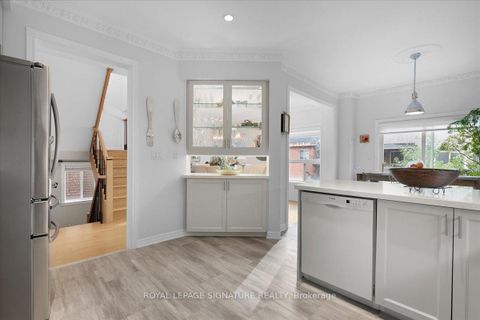 Photo 12 at 12 Pietro Drive, Vellore Village, Vaughan