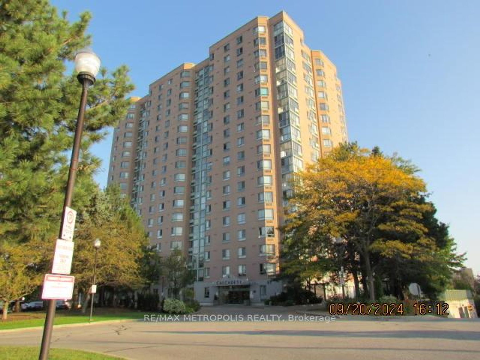 602 - 61 Markbrook Lane, Jamestown, Toronto 