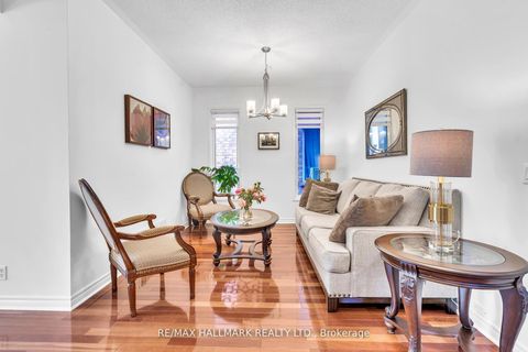 Photo 6 at 21 Brooks Avenue, Bayview Northeast, Aurora
