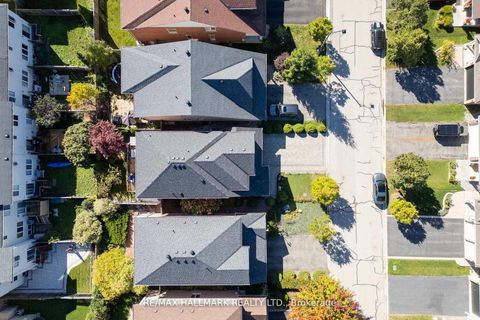 Photo 44 at 21 Brooks Avenue, Bayview Northeast, Aurora