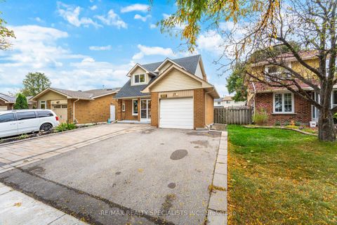 Photo 5 at 317 Port Royal Trail, Milliken, Toronto