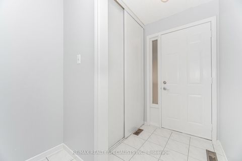 Photo 7 at 317 Port Royal Trail, Milliken, Toronto