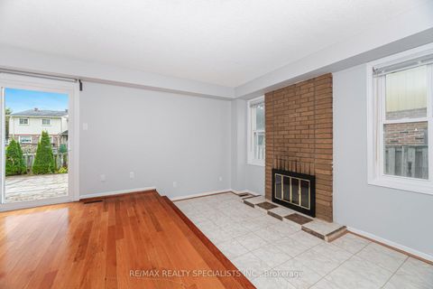 Photo 9 at 317 Port Royal Trail, Milliken, Toronto