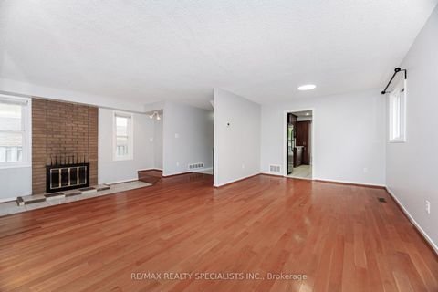 Photo 13 at 317 Port Royal Trail, Milliken, Toronto