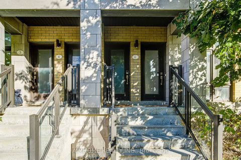 Photo 2 at 6 - 11 Eldora Avenue, Newtonbrook West, Toronto