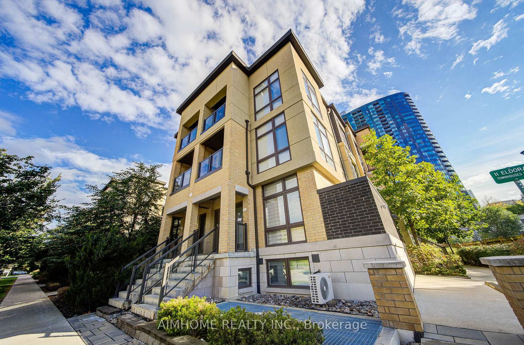 6 - 11 Eldora Avenue, Newtonbrook West, Toronto photo 8 6 - 11 Eldora Avenue, Newtonbrook West, Toronto photo 8