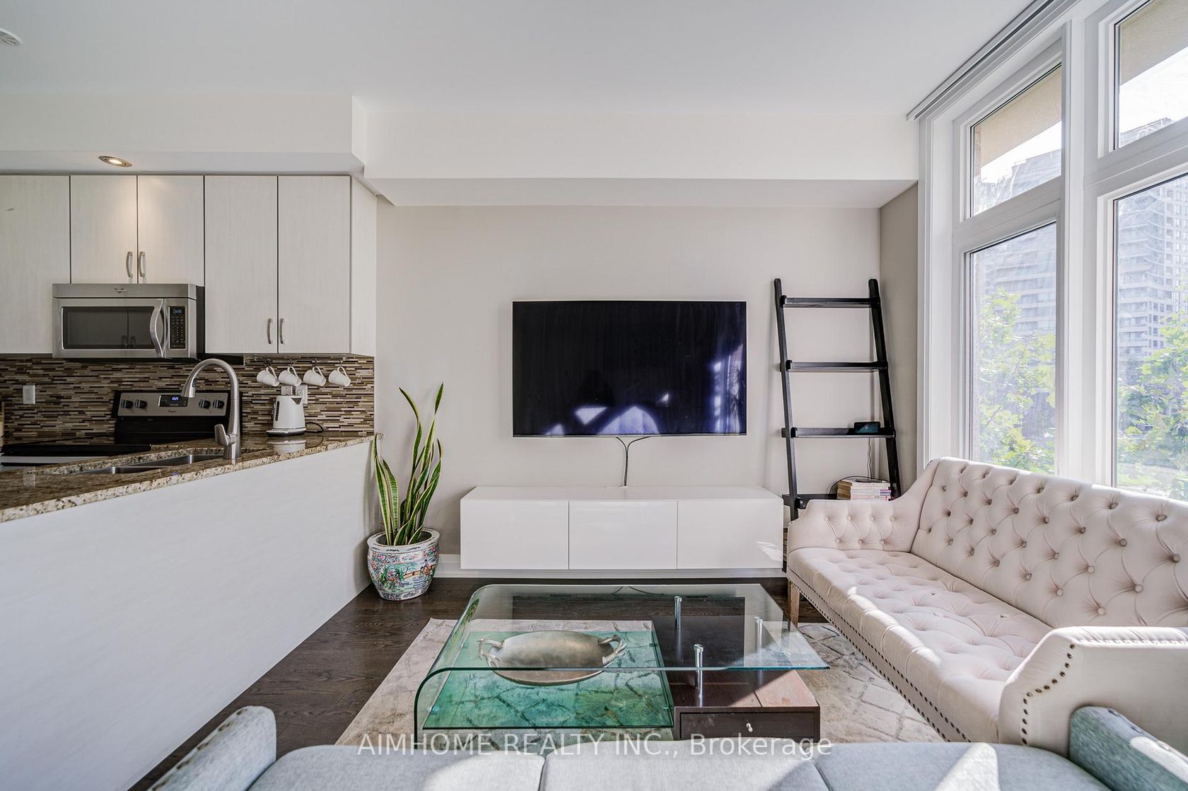 Photo 8 at 6 - 11 Eldora Avenue, Newtonbrook West, Toronto Photo 8 at 6 - 11 Eldora Avenue, Newtonbrook West, Toronto