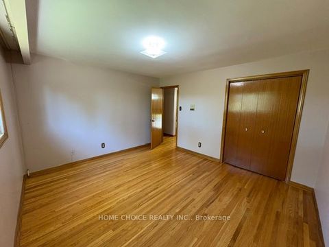 Photo 7 at 27 TERRYHILL Crescent E, Agincourt North, Toronto