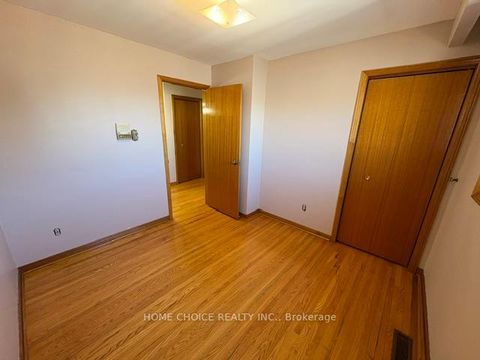 Photo 10 at 27 TERRYHILL Crescent E, Agincourt North, Toronto