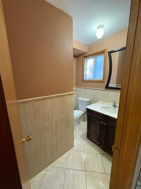 Photo 13 at 27 TERRYHILL Crescent E, Agincourt North, Toronto